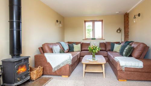 Siskin Barn - Photo 4