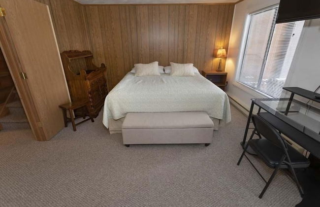 Seven Springs 3 BR Deluxe Condo, Near Golf Course by RedAwning - Photo 5