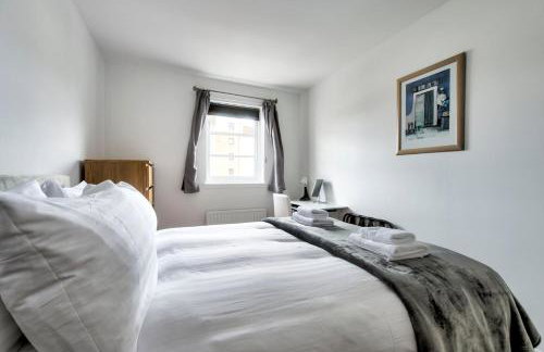 GuestReady - Stylish Apt w/ Parking near Edinburgh - Foto 28