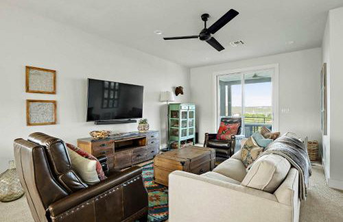 Scenic Lake Travis Farmhouse - Pickleball - BBQ - Foto 20