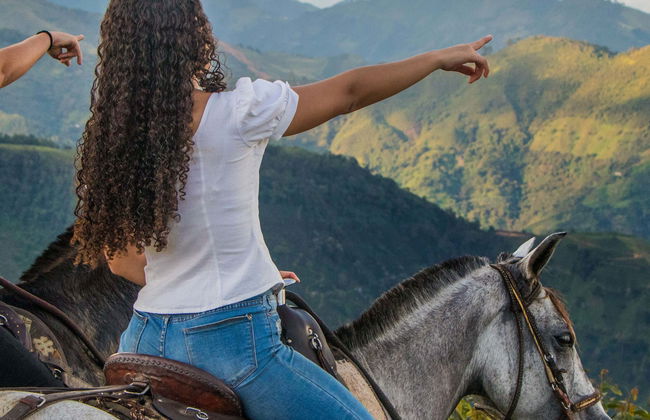 Paseo a caballo por los cafetales de Salgar - Foto 1