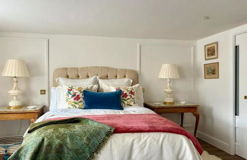 Boutique High Street Apartment In Crickhowell - Photo 20