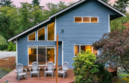 Forest Front Home w Fire Pit Mins to Beaches Wineries Trails Cedarview Retreat by AvantStay - Foto 33