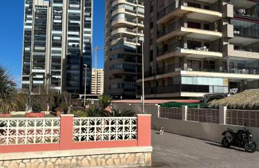 Magnifica ubicación ,amplio ,luminoso, a 50 m de la playa - Photo 73