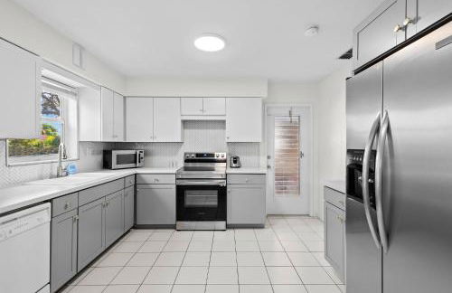 Solar Heated Pool Spa Tiki Hut Huge Backyard Hammock Retro Bikes - Foto 23