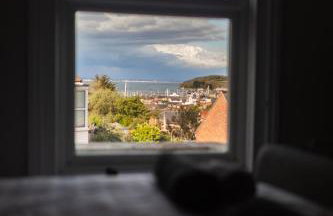 Eden Cottage - 9 Guests, Sea Views, Central Cowes, Ferry Deal - Foto 29