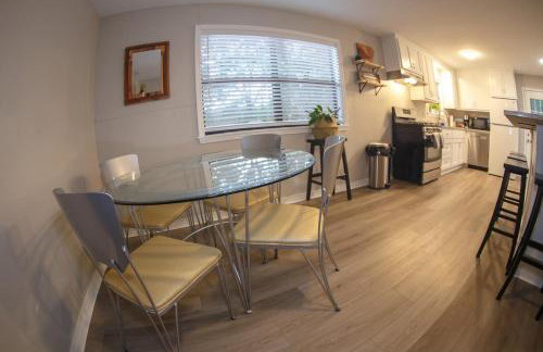 Stylish Family & Group Retreat Near UofA and Trails - Foto 18