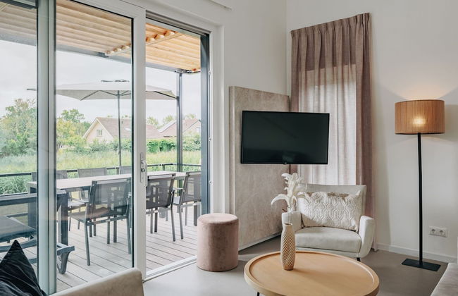 Modern Lodge Near Beach - Photo 6