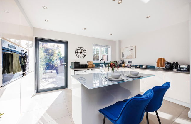 Large 4 Bed Townhouse in Uxbridge Sleeps 9 - Foto 23