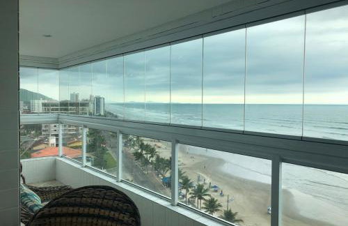 Mongaguá com vista para o Mar pé na areia - Foto 37