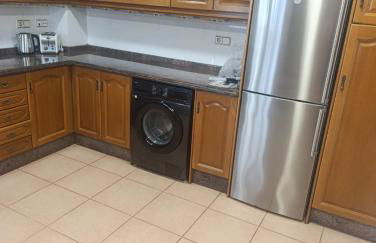 First Floor Casa Privee - Two bed Beach Terrace & Balconies - Foto 15