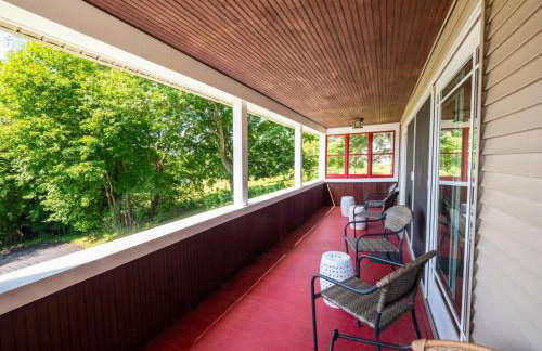 Berkshire Vacation Rentals: Centrally Located Historical Home - Foto 36