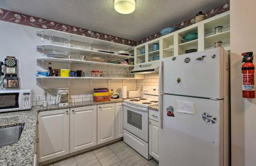 Resort Condo with Lake and Pool about 5 Mi to Flume Gorge! - Foto 9