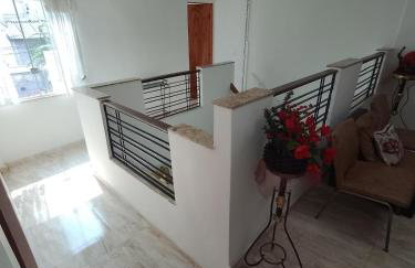 Two-story home with solar-heated pool and 4 bedrooms - Foto 22