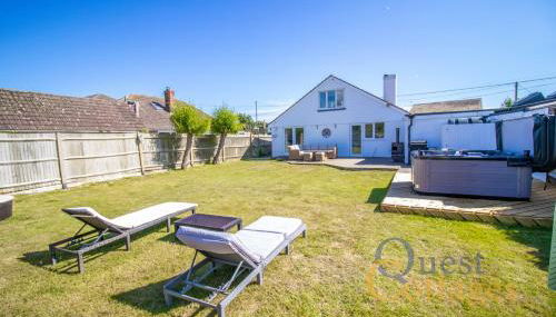 Bancroft - Camber Sands, East Sussex - Hot tub, parking for 6 cars, dog friendly - Foto 2, Garden, sunbed