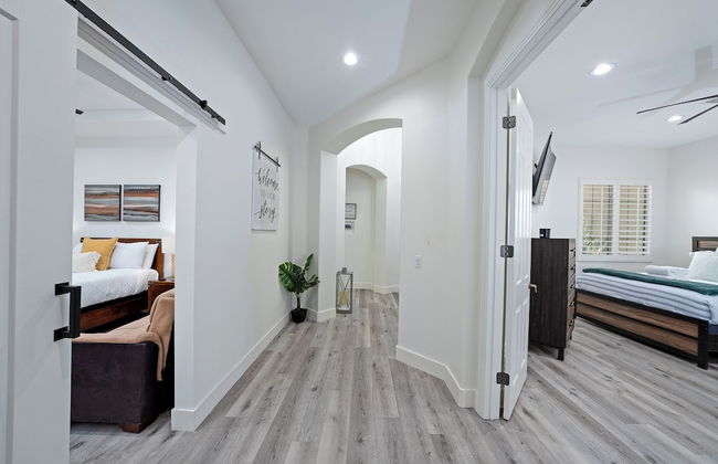 Luxurious 5BR Resort Style Home w/ Pool & Spa - Foto 36