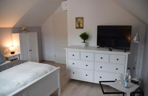 Superior - Ferienhaus am Engelsbach mit Garten und Pool - Foto 15