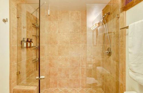 Walk to Lake Gregory Family Retreat with Patio! - Foto 16