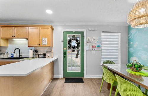 PCB Sleeps 22! 2 Homes, 2 Pools, 2 Mini Golf - Foto 21