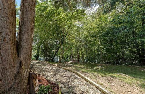 Relaxing Lakefront Retreat w/ Hot Tub & Dock - Foto 59