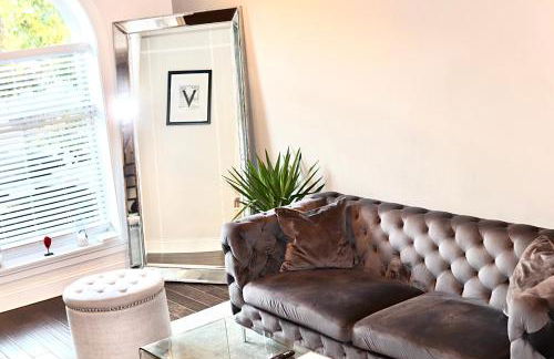 Beautiful Canton Home w/rooftop deck +Private parking - Foto 10