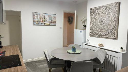 Stylish 2-Bed, Free Parking, Netflix, Coffee Machine, 5 mins from City Centre - Foto 2