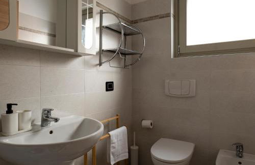 EnjoyIseoLake - Cherubino - Nice 2 floors apartment with pool, terrace and a terrific lake view - Photo 26