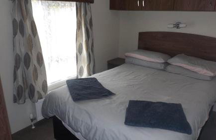 Modern 3 bedroom lodge at Avonvale Holiday Lodges - Photo 13