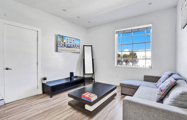 Coastal 2BR Escape | Walk to Beach & 2 Queen Beds - Foto 45