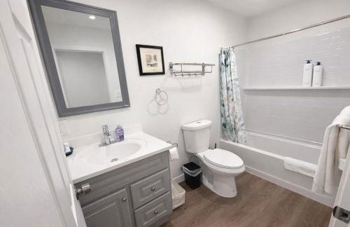 Brand new private Home with Yard free parking, near Ontario airport - Foto 12