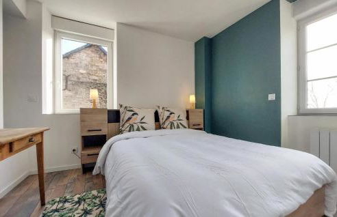 Amazing Home In Neuilly Le Vendin - Photo 20