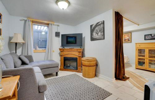 Walk to Lake George Guest Suite in Oak Grove - Foto 6