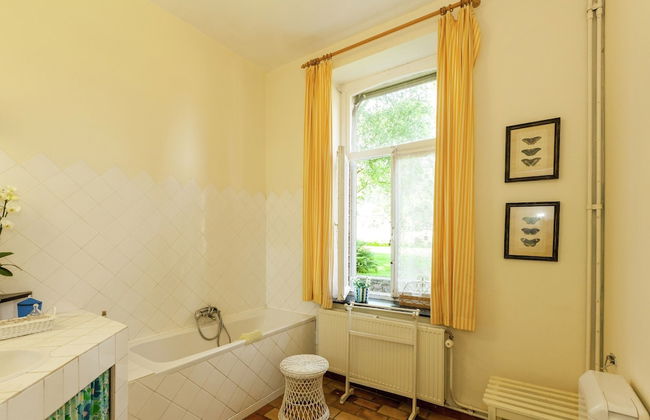 Spacious Holiday Home With Garden - Foto 19