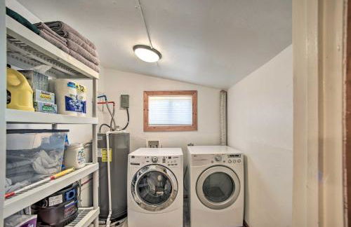 Walkable Palmer Lake Home with Deck and View! - Foto 11