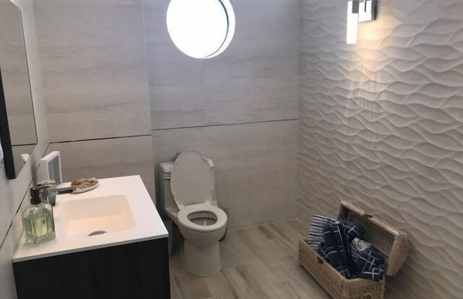 Beautiful Canal Front Home With Above Ground Pool, Dock And Fish Cleaning Station 4 Bedroom Home by RedAwning - Photo 17