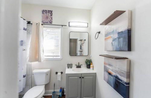 Modern 5BR with Full Kitchen, Game Room, Fenced Yard and BBQ Grill - Foto 57