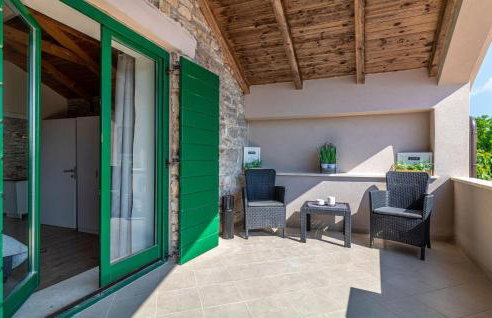 Gorgeous Home In Kresini With Wifi - Photo 15