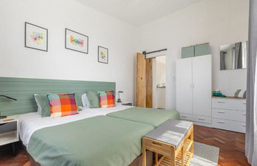 Coastal São Vicente Mountain & Sea View Hideaway with Free Parking - Foto 20