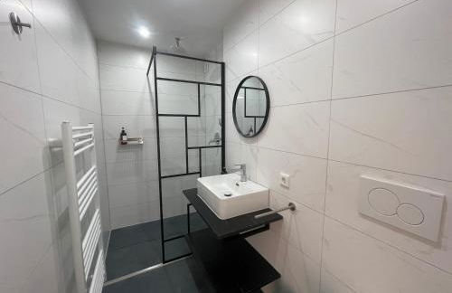 Urban Bliss Newly Renovated - Foto 15