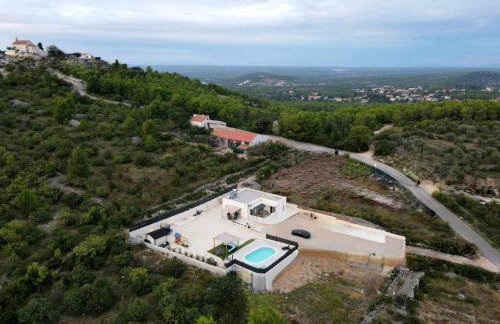 Villa VERONICA with CINEMA PROJECTOR by the HEATED POOL and JACUZZI - Foto 21