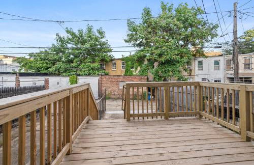 Charming Home Parking, Sleeps 10, WFH Space - Foto 22