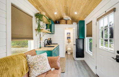 Secluded Lenoir Tiny Home with Private Hot Tub! - Foto 7