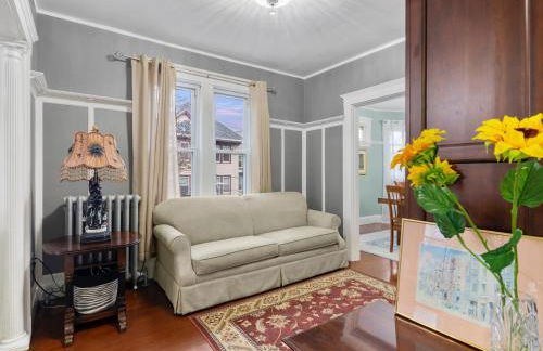 Bright & Spacious 3BR, Mins from Downtown, Easy to Gillette, Parking - Foto 39