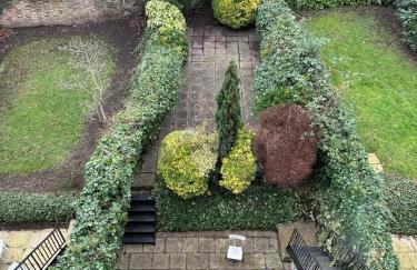 Spacious 2-bedroom Townhouse with Garden & Patio - Foto 2