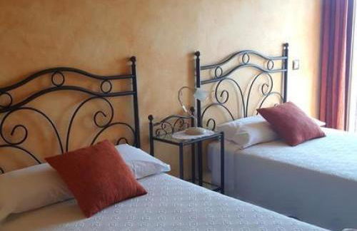 Castillo Eugenio - Photo 12