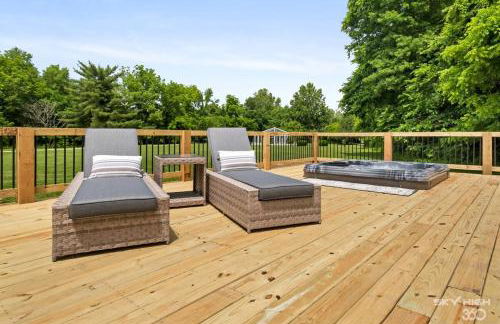 Creekside Oasis - 5BR Retreat with Pool & Hot Tub - Foto 10