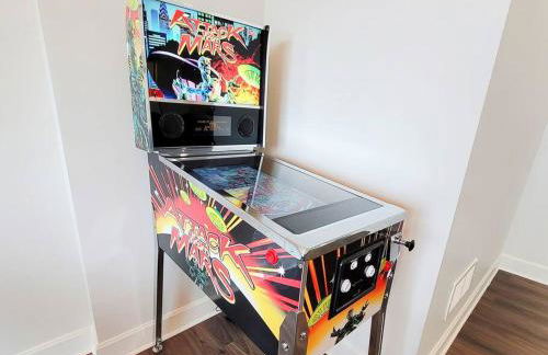 Magazine-Featured Mansion, Golf Green, Casino, etc - Foto 13