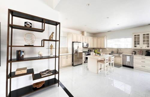 Luxury Oasis in Central Valley w Pool & Spa Topeka - Foto 40