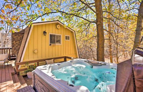 Lake Arrowhead Studio Near Hiking with Hot Tub - Foto 3