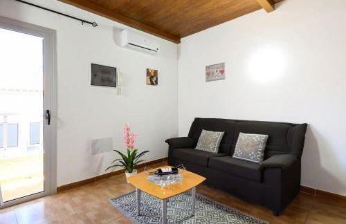Coquete Apartment,Near Airport,Balcony,Cozy - Photo 11